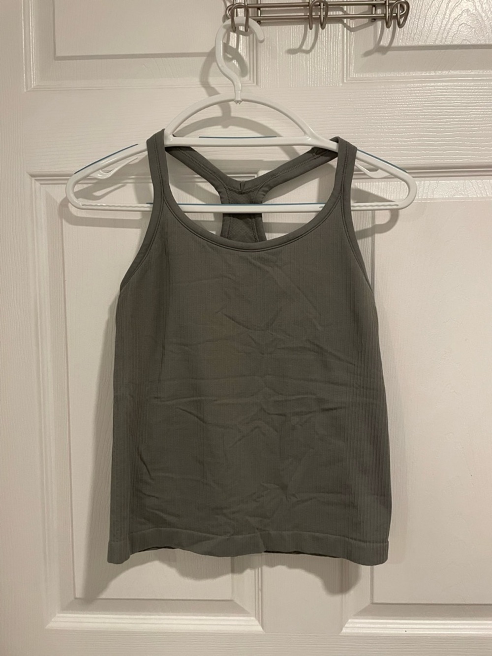 Lot of 6 racerback built in bra tops size L - Picture 5 of 13